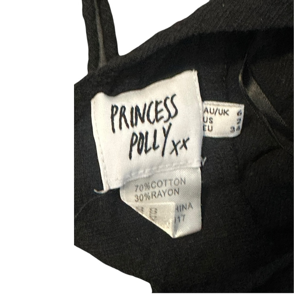 Black Lace-Up Crop Top‎ - Picture 2 of 5